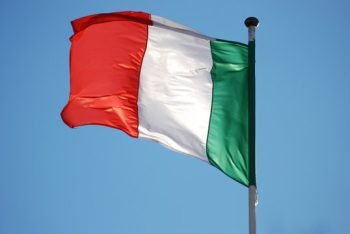 Pays a drapeau vert blanc rouge 
